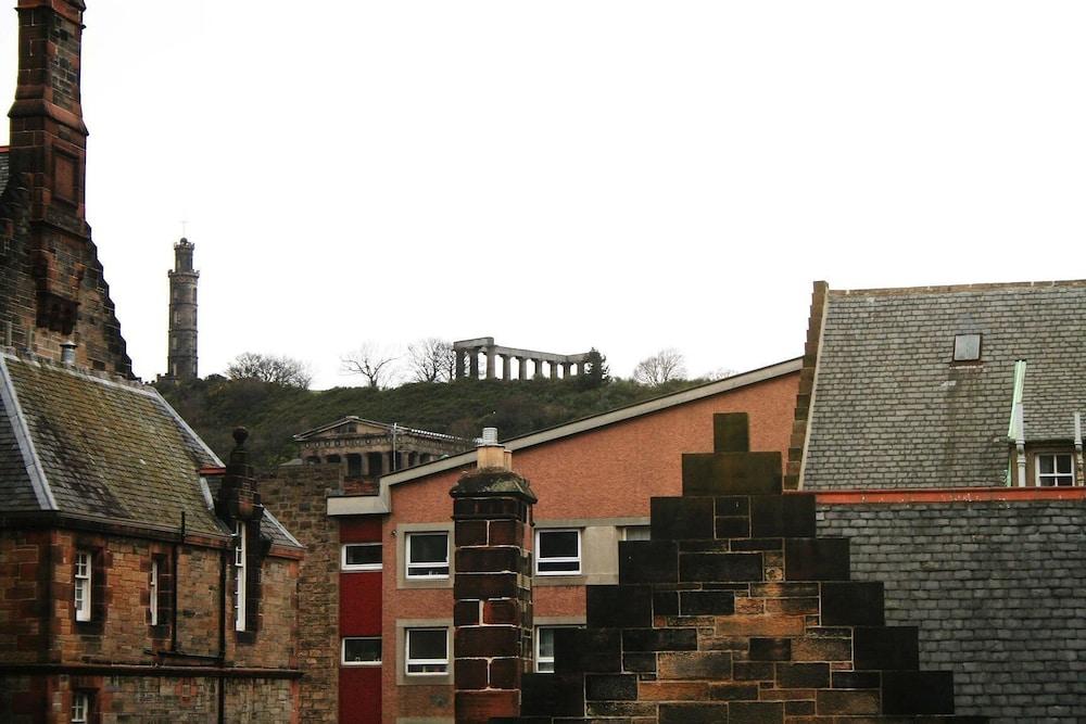 Dreamhouse Apartments Edinburgh Holyrood Park Exterior photo